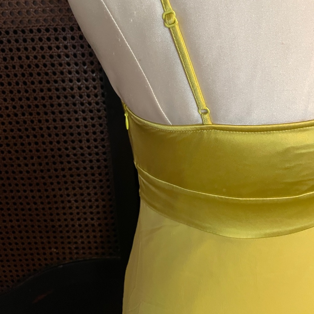 KAREN MILLEN Silk Chartreuse Ruffled Dress - Picture 4 of 11